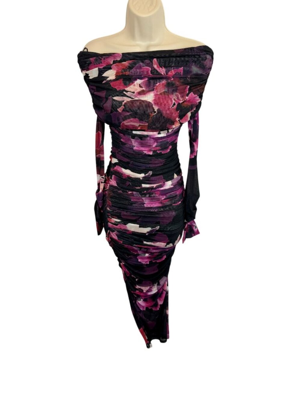 NICHOLAS Oaklyn Off Shoulder Shirred Midi Dress Blur Floral Magenta NWT - Size 2 - Picture 3 of 7
